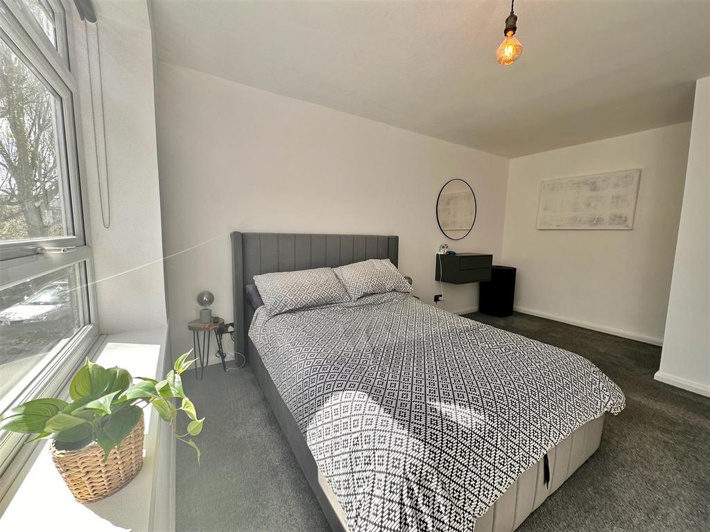 Principal bedroom
