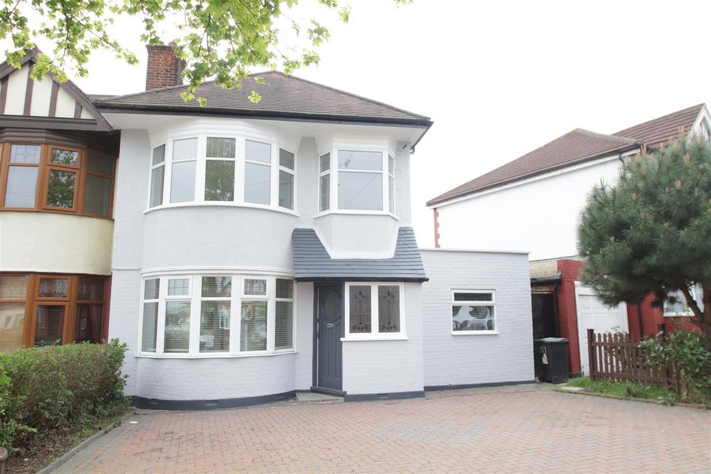 Connaught Gardens, Palmers Green, N13 4 bed semidetached house for