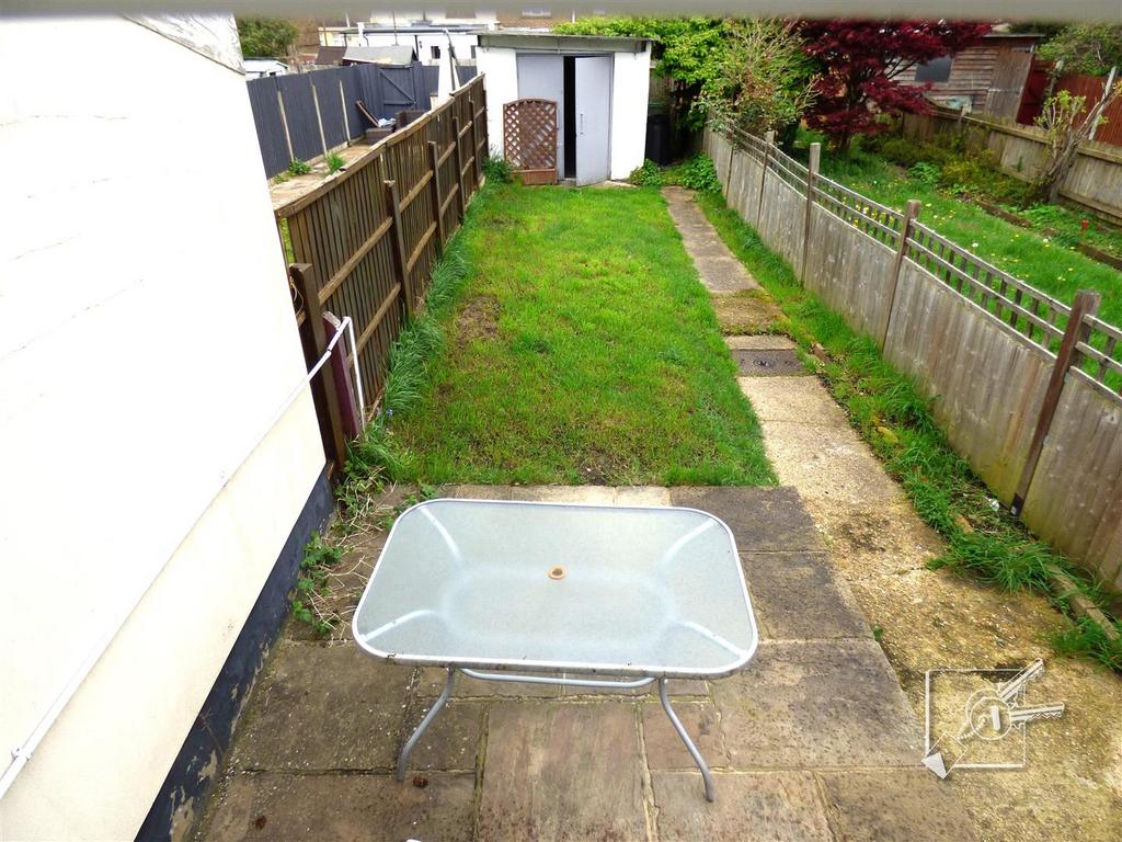 Knockhall Chase, Greenhithe 2 bed house £310,000