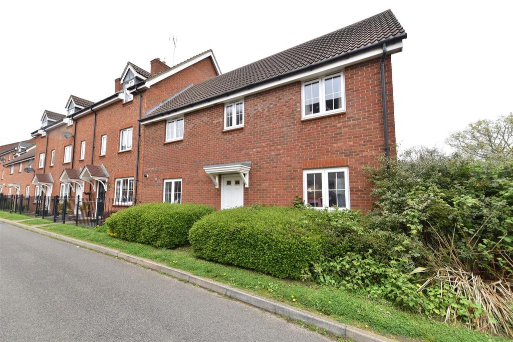 Merrick Close, Stevenage 2 bed end of terrace house for sale £270,000