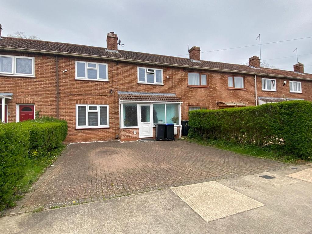 Birchfield Crescent, Abington, Northampton NN3 3 bed terraced house for
