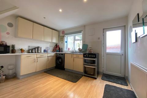 18 Birchfield Crescent, Northampton, NN3 2TG