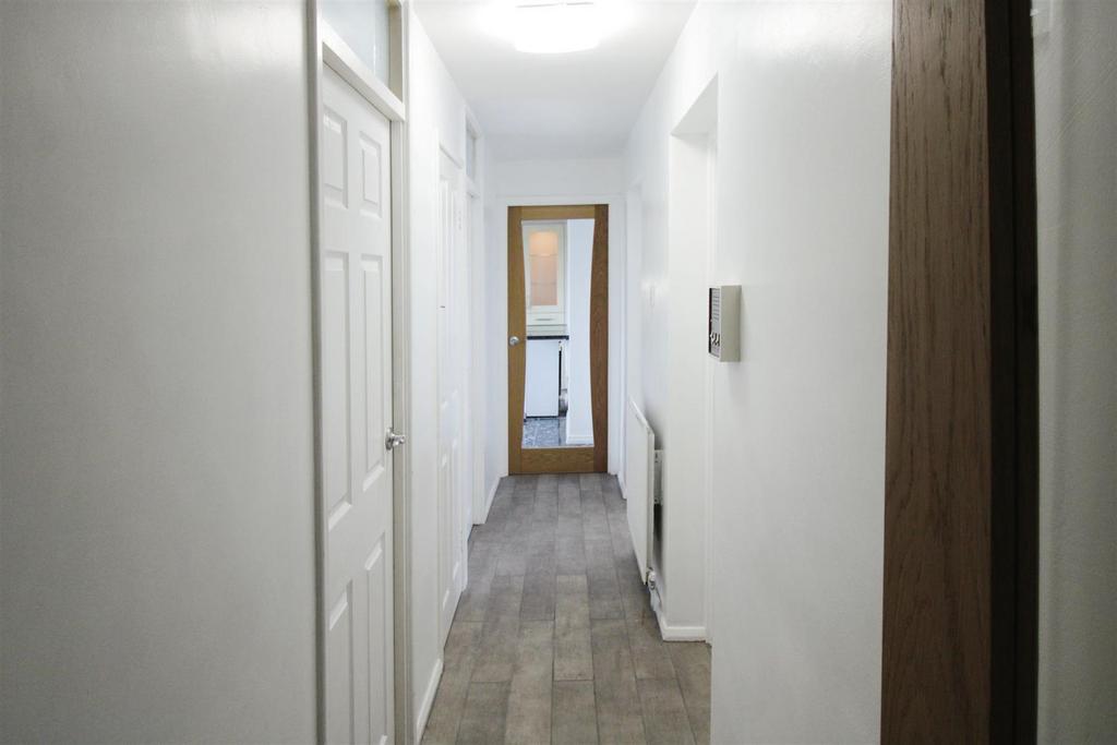 River Drive, South Shields 2 bed flat £625 pcm (£144 pw)