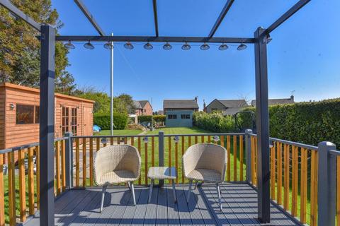 4 bedroom detached bungalow for sale - Gunville Road, Newport