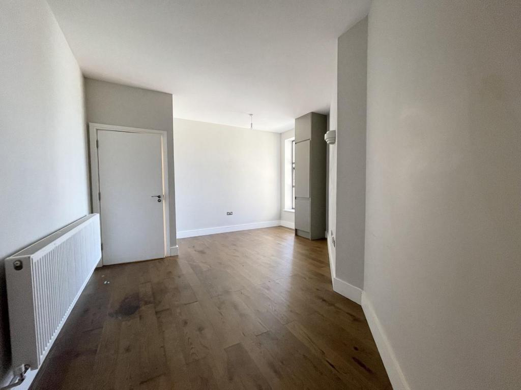 Park Road, Gloucester 1 bed apartment £125,000