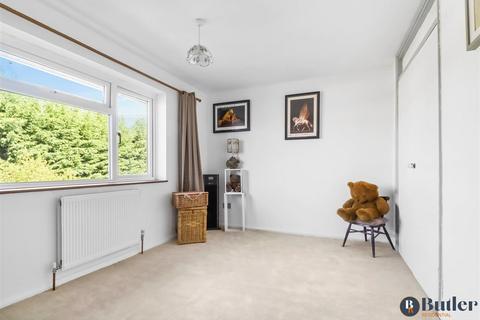32 Greville Close, Welham Green, Hatfield, AL9 7ED