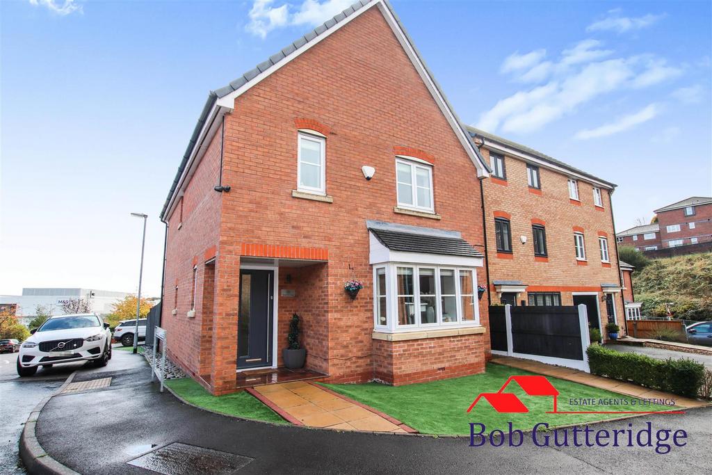Great Row View, Wolstanton, Newcastle 4 bed detached house for sale £