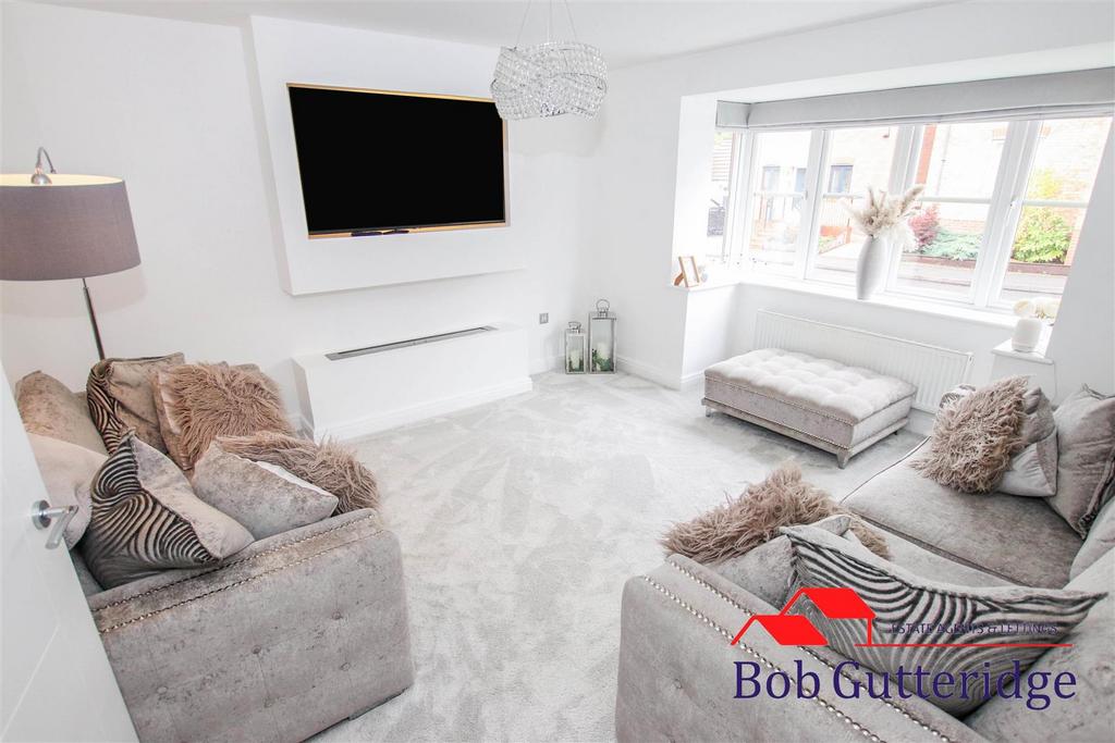 Great Row View, Wolstanton, Newcastle 4 bed detached house for sale £