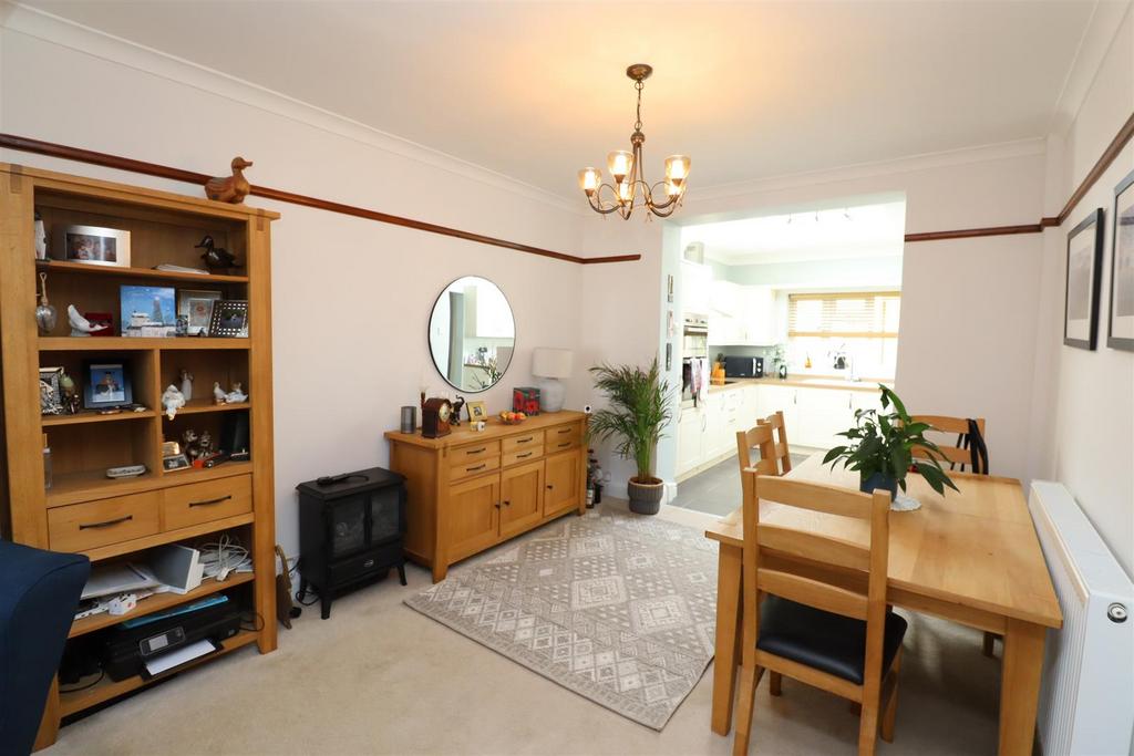 Gloucester Road, Wolverton, Milton... 3 bed house £375,000