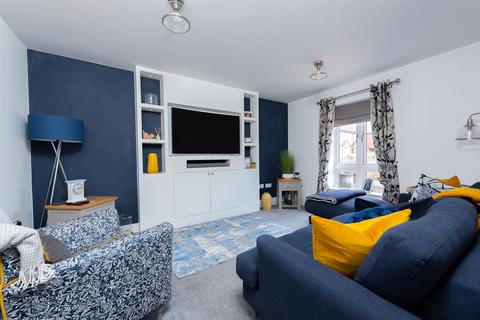 104 Saunders Way, Basingstoke, RG23 7FG