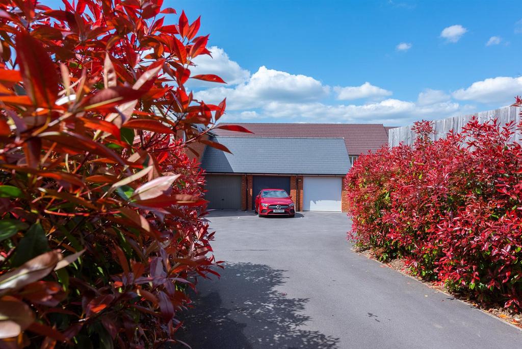 Garage &amp; Parking