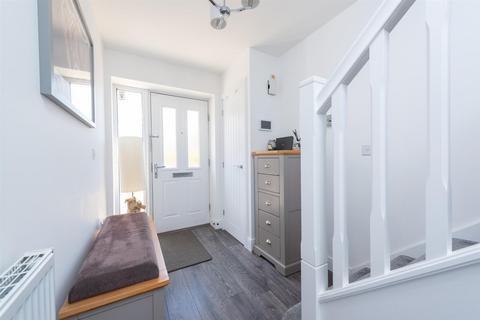 104 Saunders Way, Basingstoke, RG23 7FG