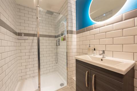 104 Saunders Way, Basingstoke, RG23 7FG