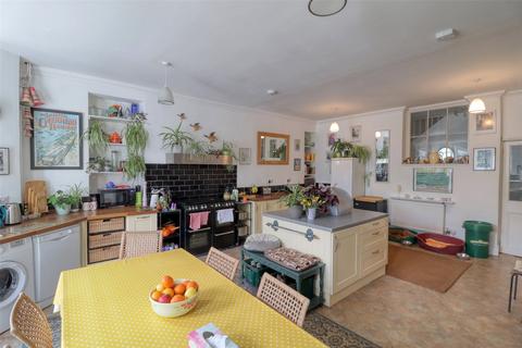 Willowtree House Torrs Park, Ilfracombe, EX34 8AY
