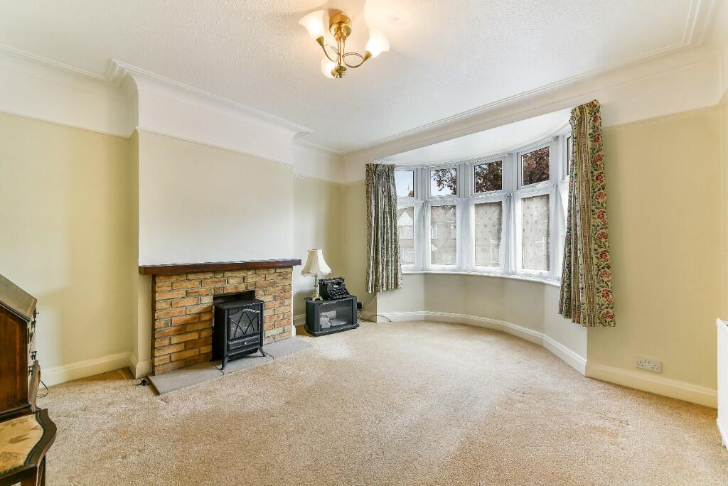 Wood End Avenue, Harrow HA2 3 bed semidetached house £565,000