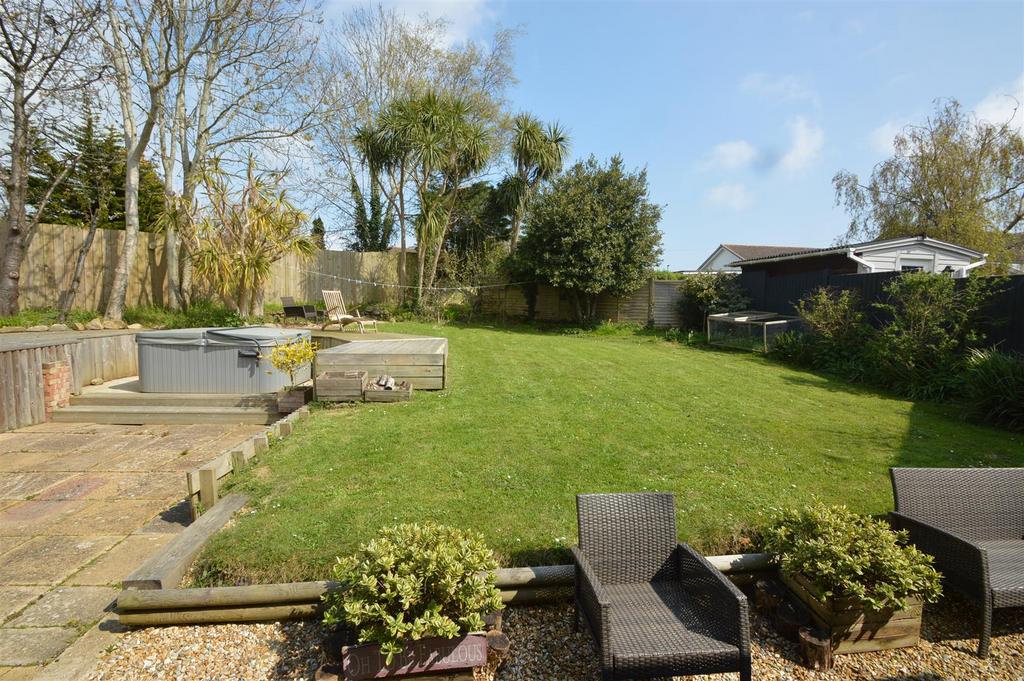 NETTLESTONE 3 bed detached house for sale £500,000