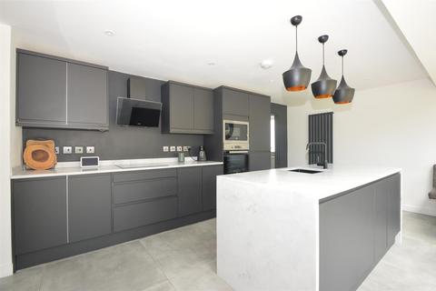 3 bedroom detached house for sale - NETTLESTONE