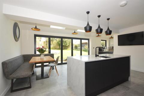 3 bedroom detached house for sale - NETTLESTONE