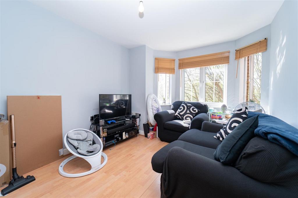 Chelsfield Grove, Chorlton, Manchester 2 bed apartment £210,000