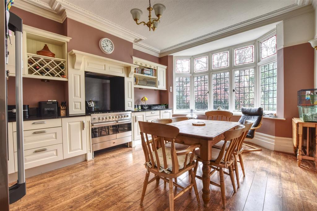 Collington Lane West, BexhillOnSea 4 bed semidetached house for sale