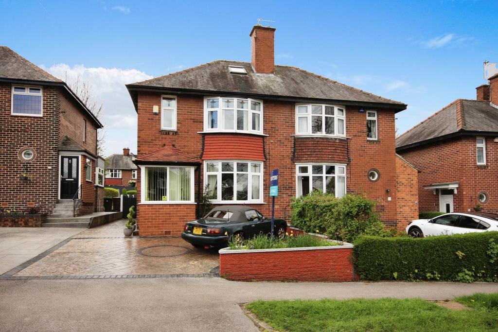 Thorpe House Rise, Norton lees, Sheffield, S8 9NL 2 bed semidetached