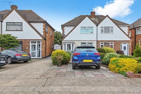 3 Beaufort Close, Romford, RM7 8DD