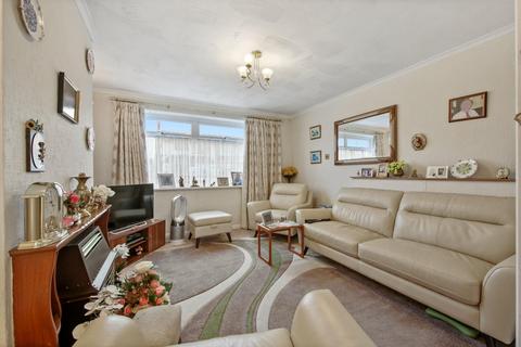3 Beaufort Close, Romford, RM7 8DD