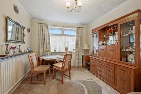 3 Beaufort Close, Romford, RM7 8DD