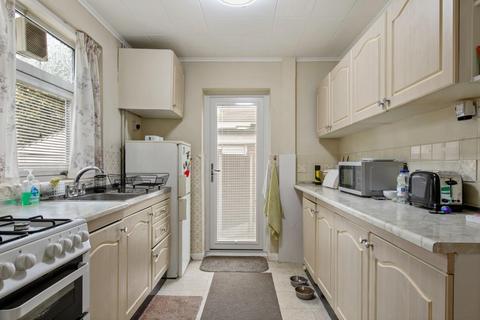 3 Beaufort Close, Romford, RM7 8DD
