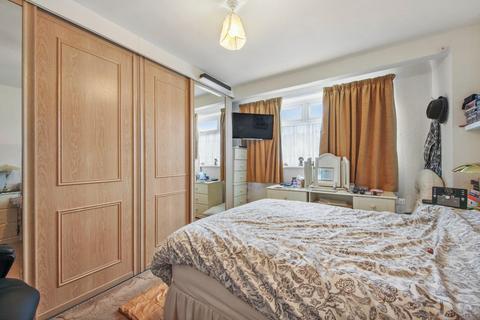 3 Beaufort Close, Romford, RM7 8DD