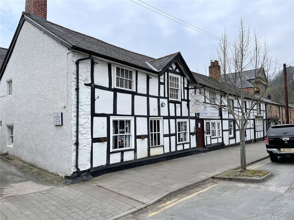 Short Bridge Street, Llanidloes... Property £1,458 pcm (£337 pw)