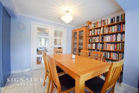 24 Rymill Close, Bovingdon, Hemel Hempstead, HP3 0JA