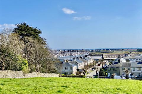 2 bedroom terraced house for sale, Caernarfon Road, Pwllheli