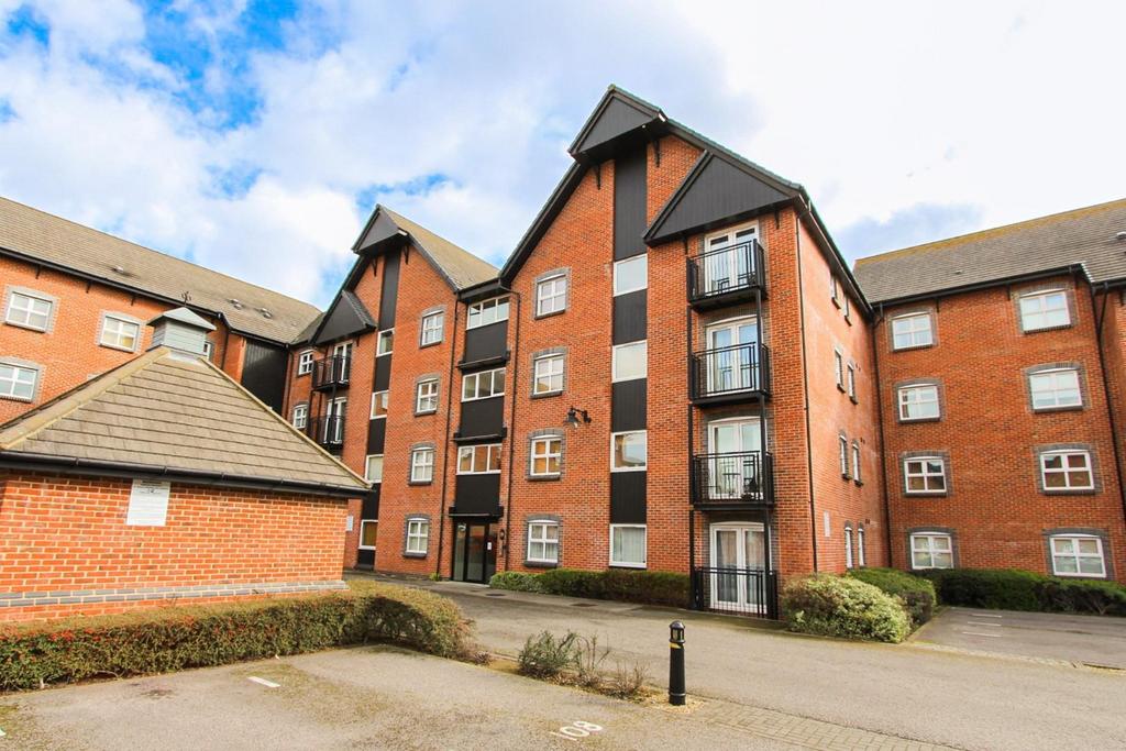 West Dock, Linslade 2 bed apartment £220,000