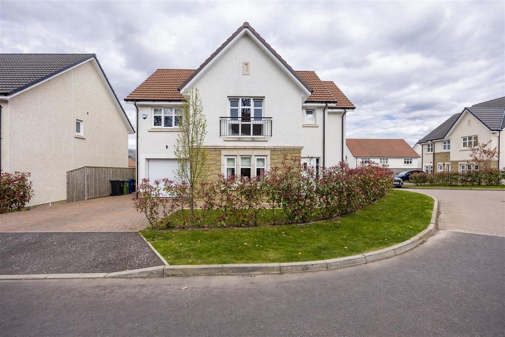 Cortmalaw Avenue, Milton Of Campsie, Glasgow 4 bed detached house for