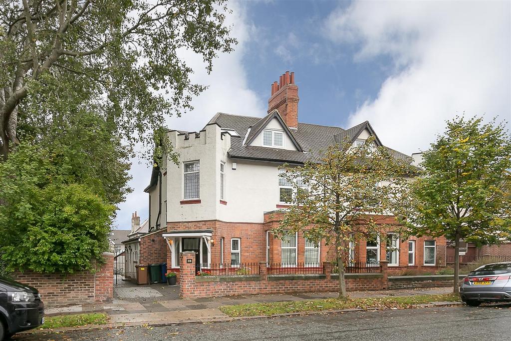 Wingrove Road, Fenham, Newcastle upon... 5 bed semidetached house £