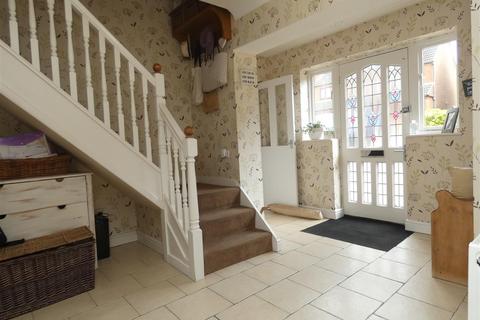 19 Telmah Close, Stretton, Burton-on-trent, DE13 0EF