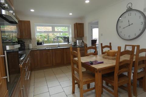 19 Telmah Close, Stretton, Burton-on-trent, DE13 0EF
