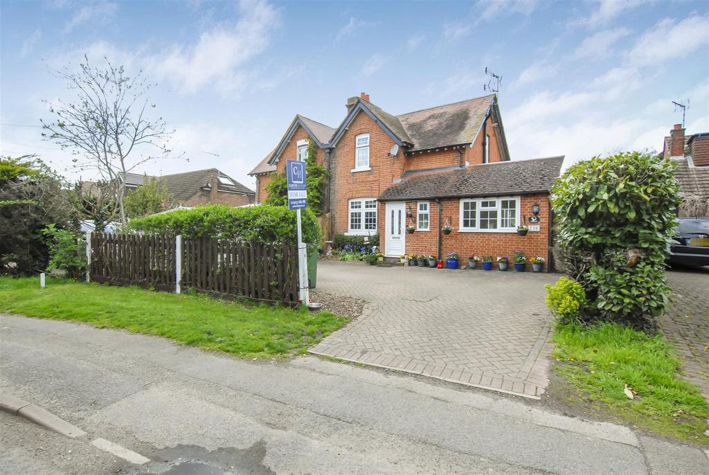 Park Street Lane, Park Street, St. Albans 2 bed semidetached house for