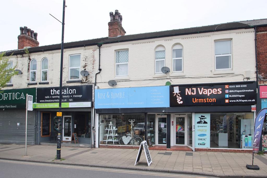 Flixton Road, Urmston, Manchester, M41 Property £1,000 pcm (£231 pw)