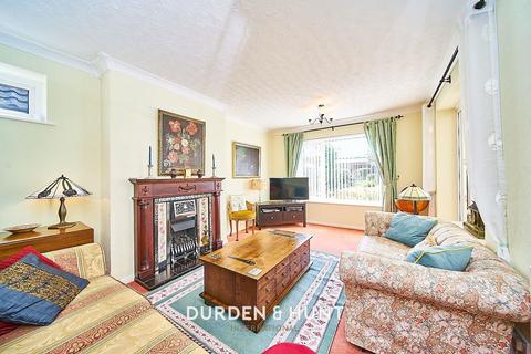4 bedroom detached bungalow for sale - Potash Road, Billericay, CM11