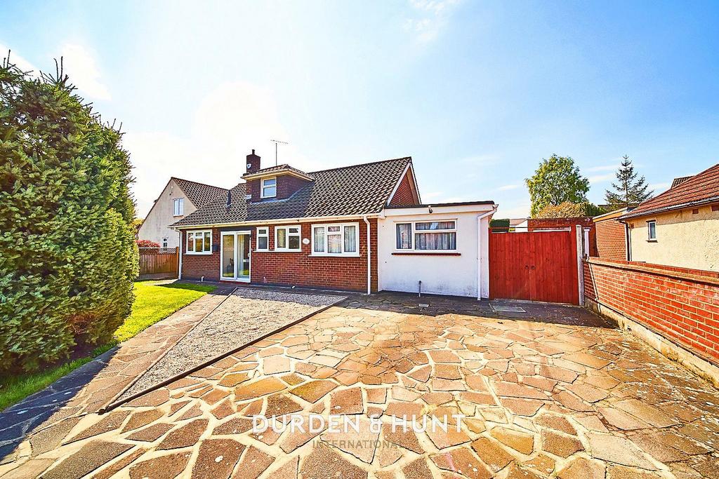 Potash Road, Billericay, CM11 4 bed detached bungalow for sale £800,000