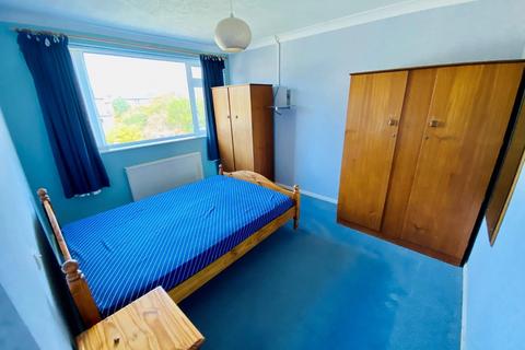 38 Foxes Way, Warwick, CV34 6AY
