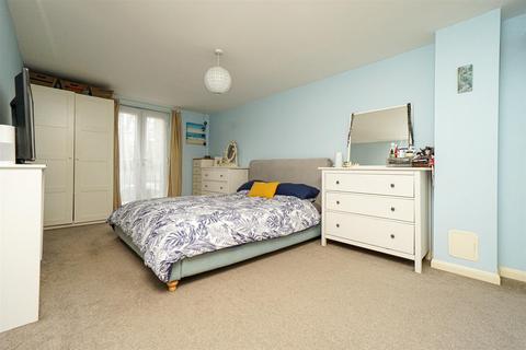 3 bedroom flat for sale, Broomgrove Road, Hastings