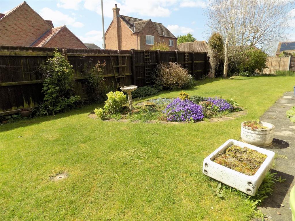 Wimbishthorpe Close, Bottesford, Nottingham 3 bed detached bungalow for