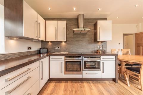 4 Knighton Close, Sutton Coldfield, B74 4BA