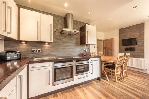 4 Knighton Close, Sutton Coldfield, B74 4BA