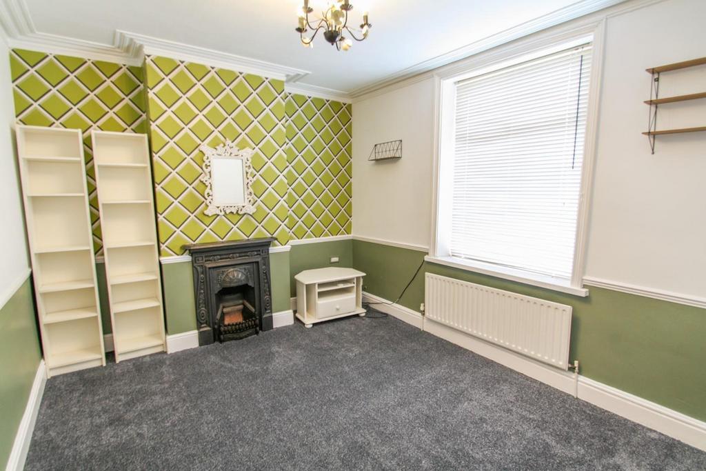Syke Terrace, Dewsbury Road, Tingley... 2 bed terraced house £825 pcm