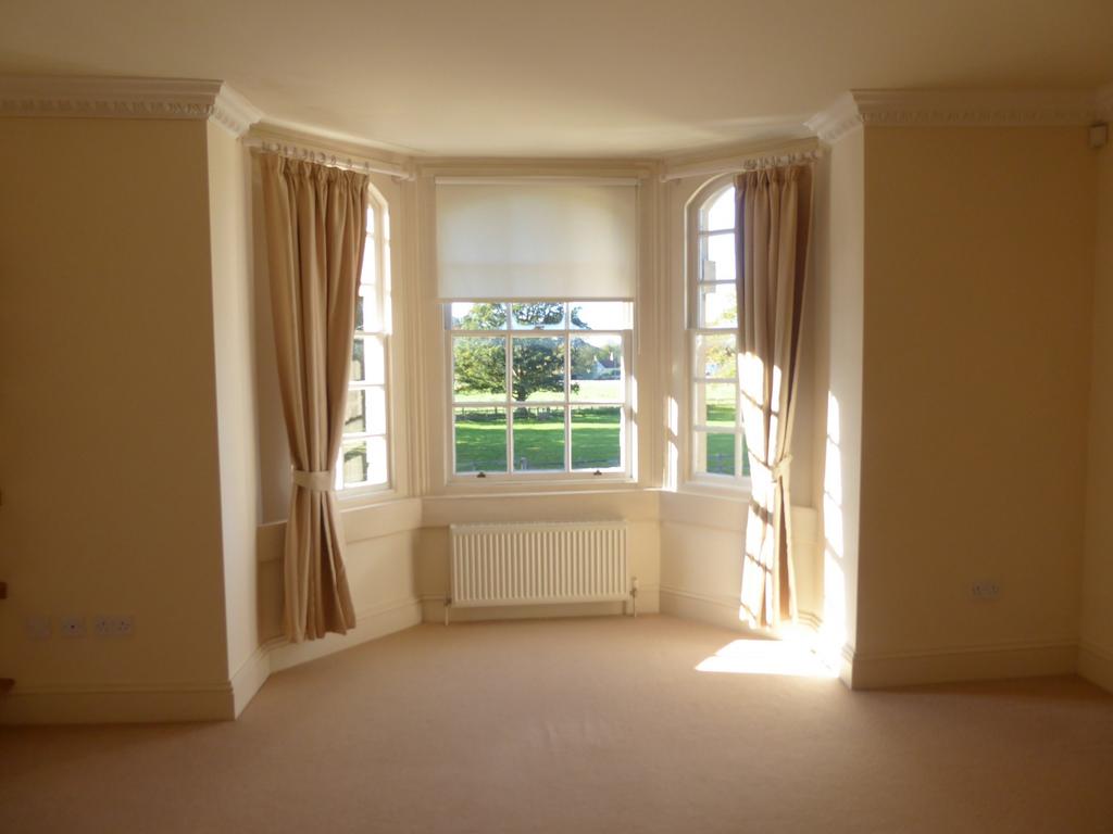 Dining room/bedroom