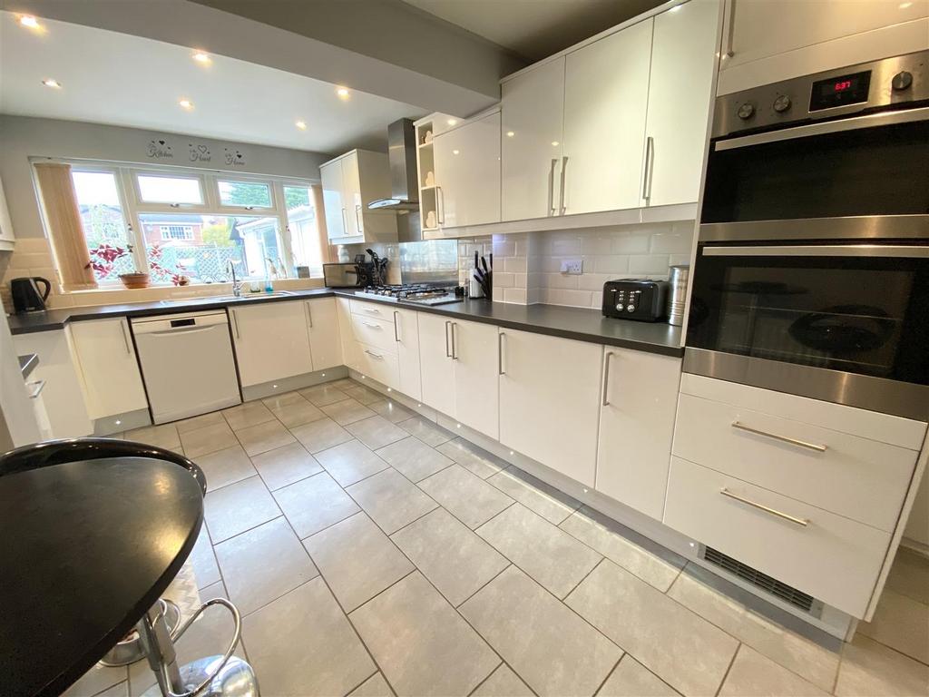 Callow Lane, Minsterley, Shrewsbury 3 bed detached house £350,000